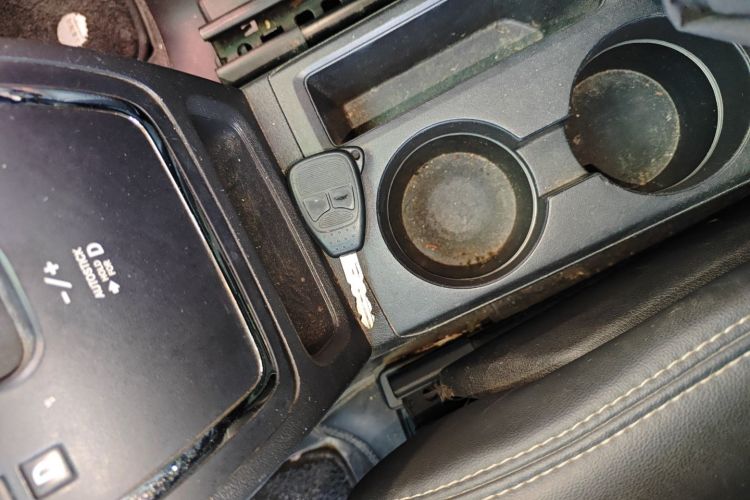 Jeep 指南者(进口) 2015款 2.0L 两驱运动版中控内饰11