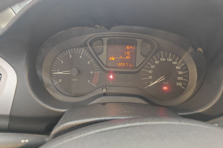 雪铁龙 爱丽舍 2016款 1.6L 手动时尚型局部细节14