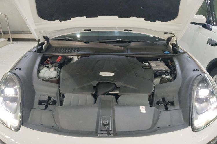 保时捷 2018款 Cayenne 3.0T机舱底盘24