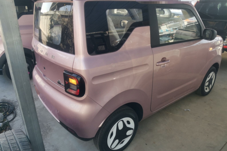 吉利银河 熊猫 2025款 210km 元气熊车身外观7