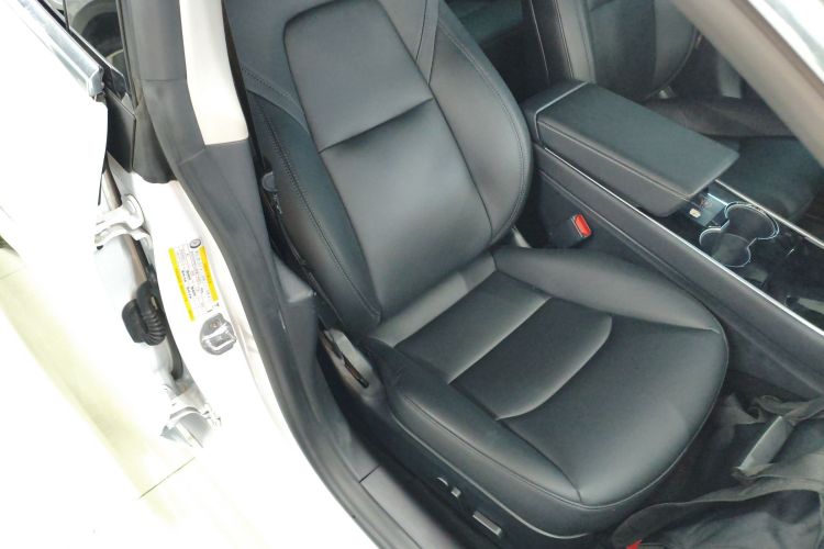 特斯拉 Model 3 2020款 改款 标准续航后驱升级版局部细节41