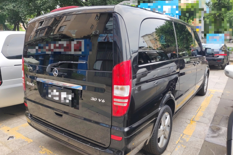 奔驰 唯雅诺 2013款 3.0L 舒适版车身外观6005