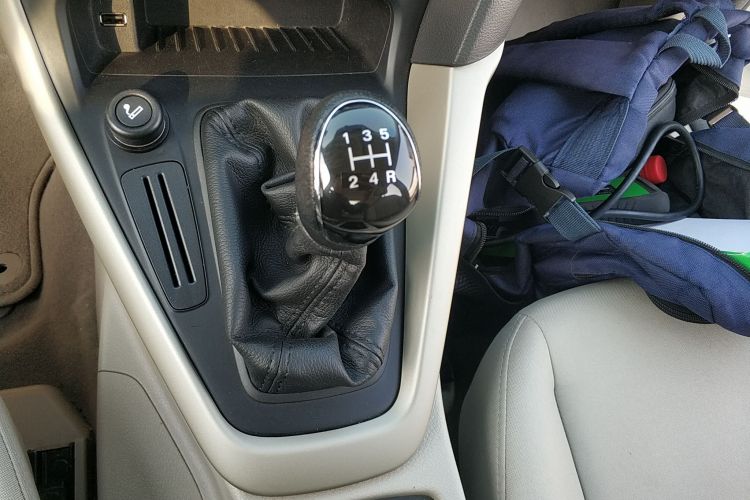 福特 福克斯 2015款 三厢 1.6L 手动舒适型局部细节18