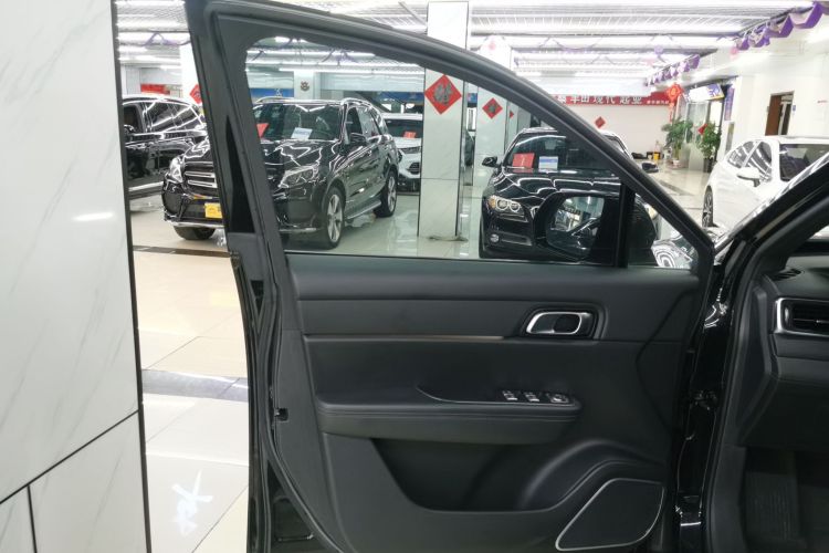 理想汽车 理想ONE 2021款 增程6座版中控内饰7007