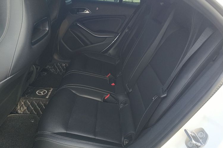 奔驰CLA 2018款 CLA 200 动感型中控内饰21