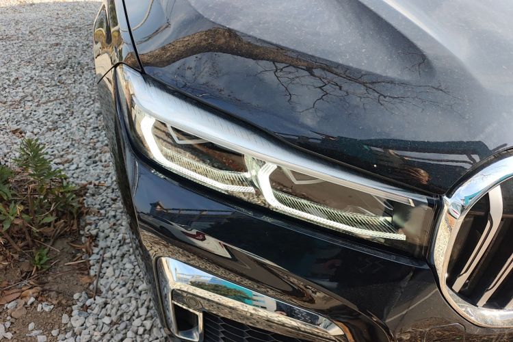 宝马7系 2019款 改款 740Li 领先型 M运动套装车身外观8