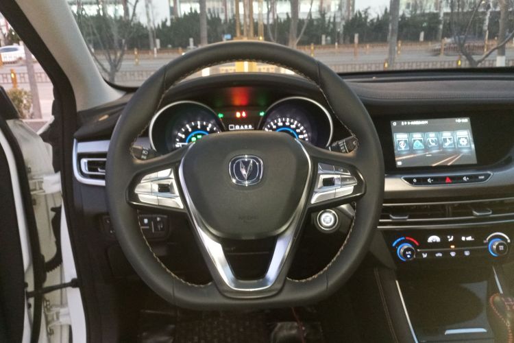 长安 逸动 2018款 1.6L GDI 手动时尚型局部细节13