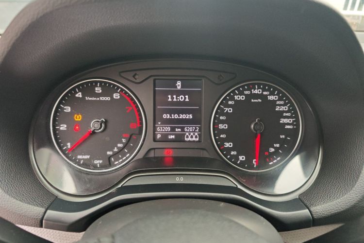 奥迪Q2L 2021款 35 TFSI 进取动感型中控内饰14