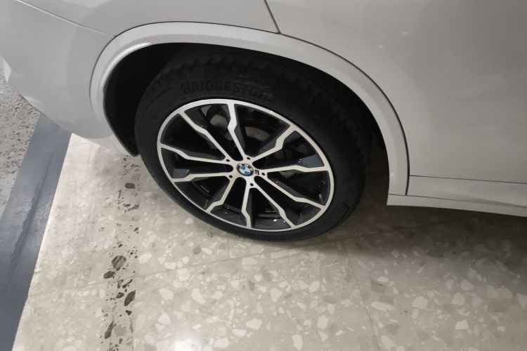 宝马X3 2022款 xDrive30i 领先型 M曜夜套装车身外观6008