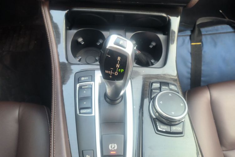 宝马5系 2014款 525Li 豪华设计套装中控内饰18