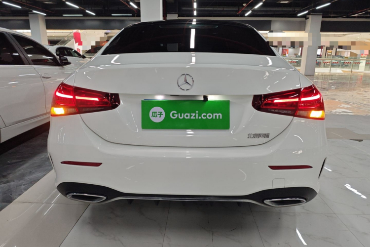 奔驰A级 2020款 改款 A 180 L 运动轿车特殊配置车身外观6