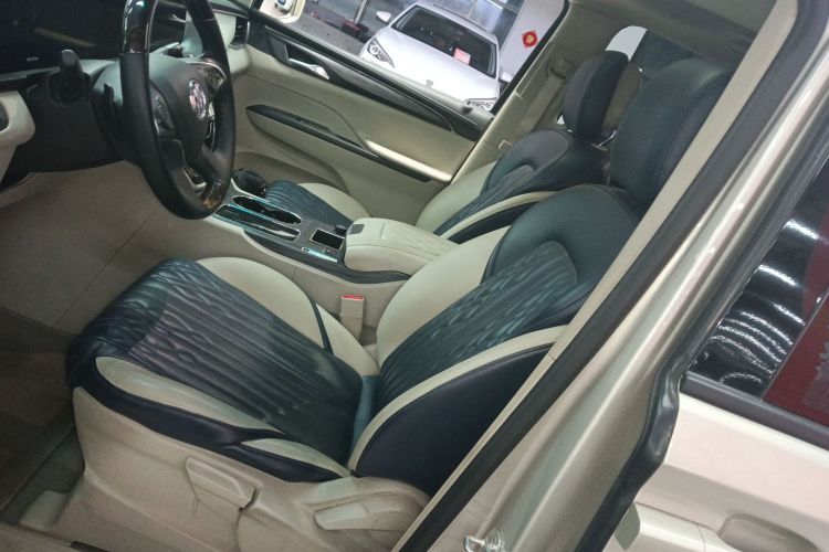 别克GL8 2022款 ES陆尊 653T 舒适型中控内饰19