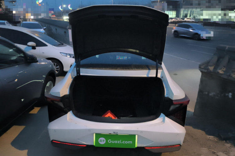 灵悉L 2024款 头号玩家版机舱底盘23