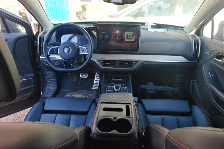比亚迪 唐新能源 2018款 DM 2.0T 全时四驱智联创领型 7座 国V中控内饰7002