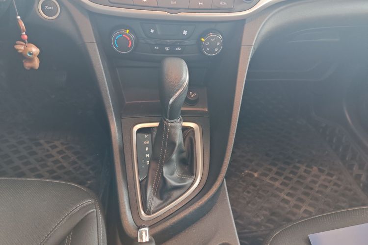 别克 英朗 2021款 改款 典范 1.5L 自动精英型中控内饰18