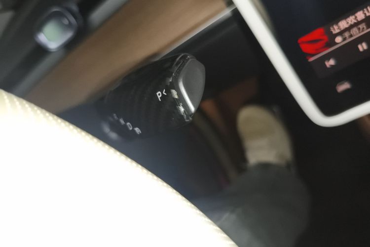 特斯拉 Model Y 2021款 标准续航后驱版中控内饰18