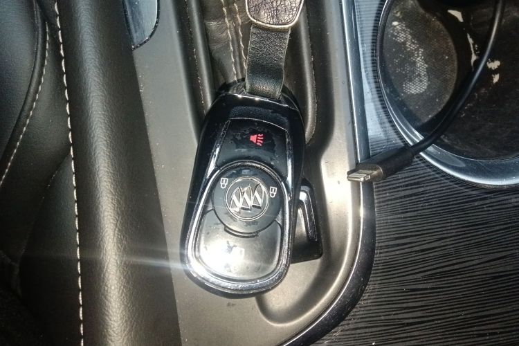 别克 昂科威 2017款 20T 两驱领先型中控内饰11