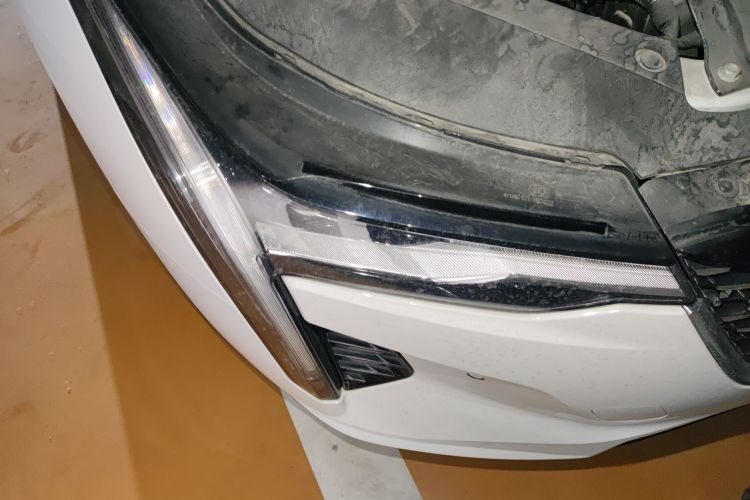 凯迪拉克CT4 2021款 28T 豪华型车身外观8