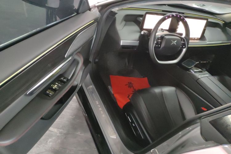 小鹏P7 2022款 480E中控内饰7003