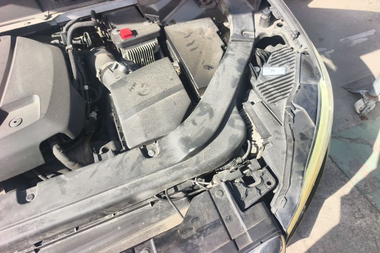 沃尔沃XC60 2019款 T5 四驱智逸版 国V机舱底盘26