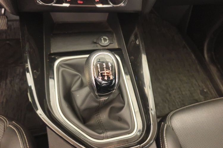 东风风光 风光S560 2018款 1.8L 手动都市型 7座局部细节18