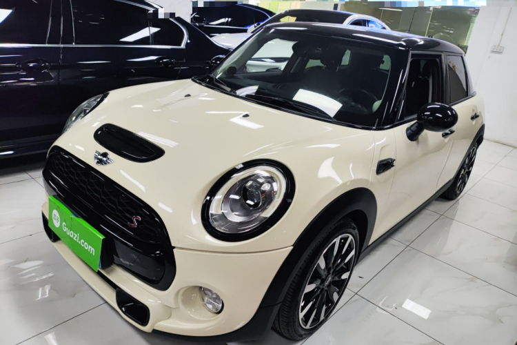 MINI 2015款 2.0T COOPER S 五门版车身外观1