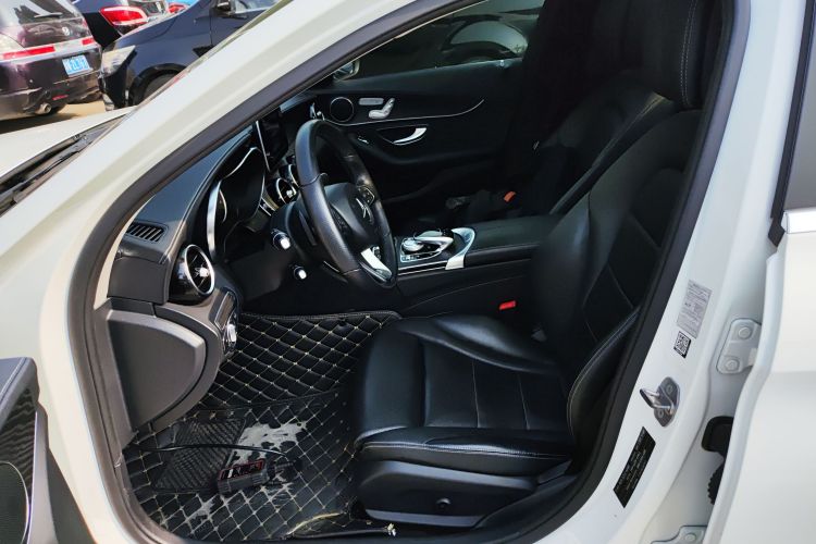 奔驰C级 2018款 C 200 L 运动版局部细节19