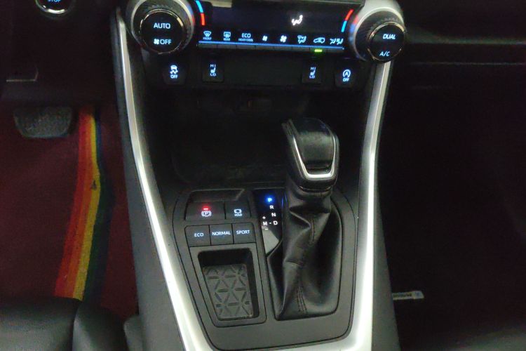 丰田 RAV4荣放 2020款 2.0L CVT两驱风尚PLUS版中控内饰18