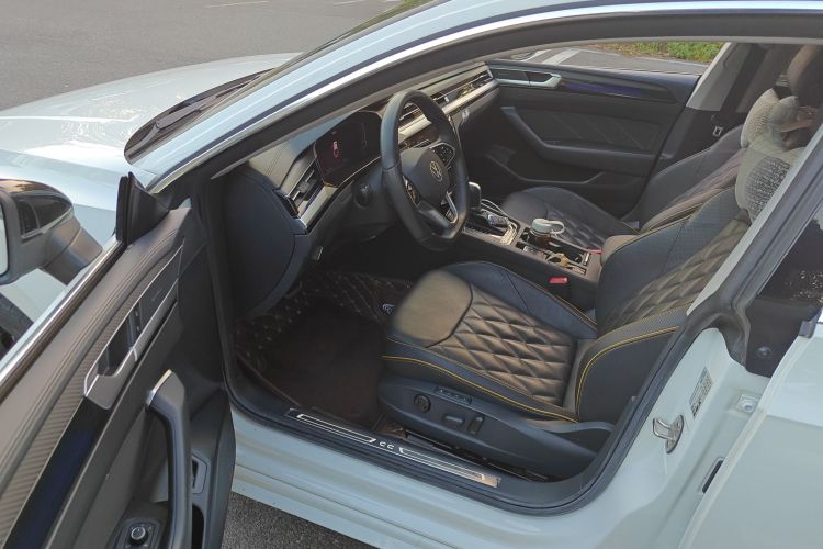 一汽-大众CC 2021款 380TSI 耀目版中控内饰20