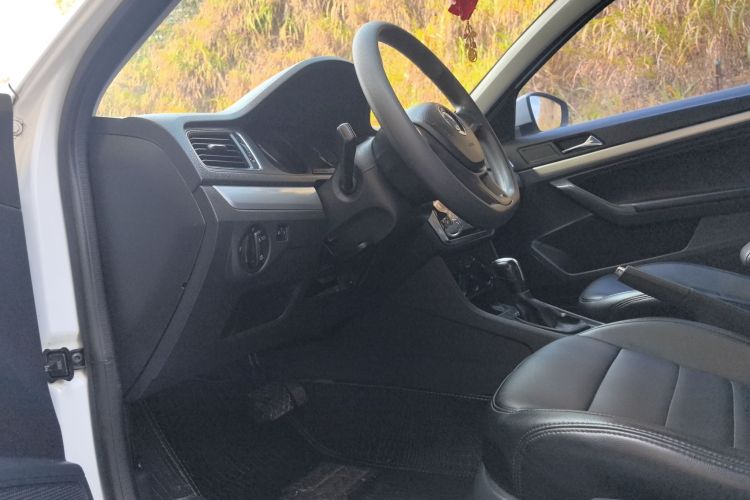 大众 朗逸 2017款 1.6L 自动风尚版中控内饰20