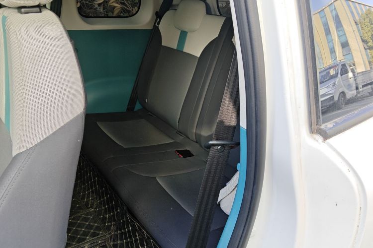 长安启源 长安Lumin 2022款 210km 香甜款中控内饰21