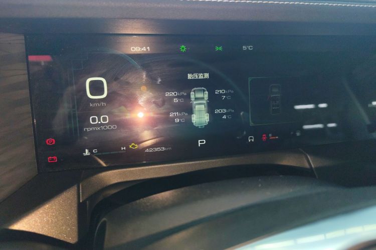 坦克300 2021款 越野版 2.0T 征服者中控内饰14