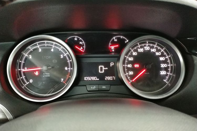 标致408 2018款 350THP 自动豪华版中控内饰14