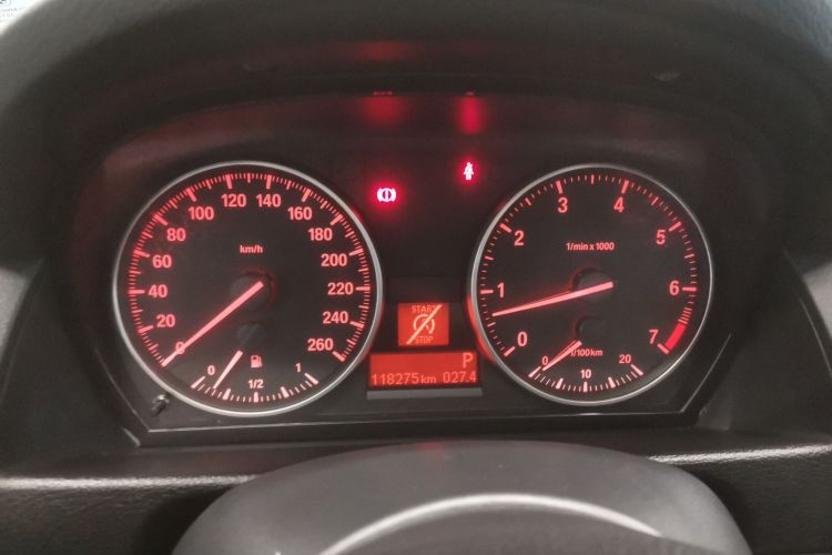 宝马X1 2014款 sDrive18i 时尚型中控内饰14