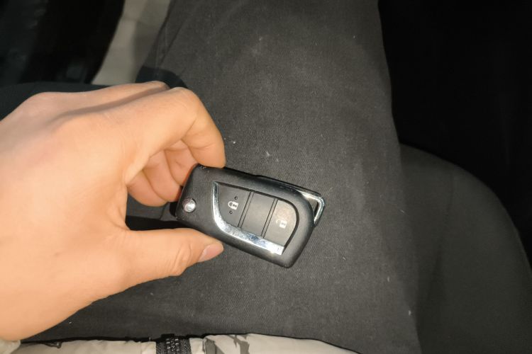 丰田 锋兰达 2023款 2.0L CVT精英版中控内饰11