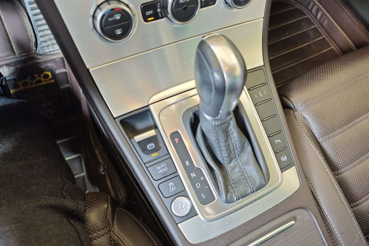 一汽-大众CC 2015款 2.0TSI 至尊型中控内饰18