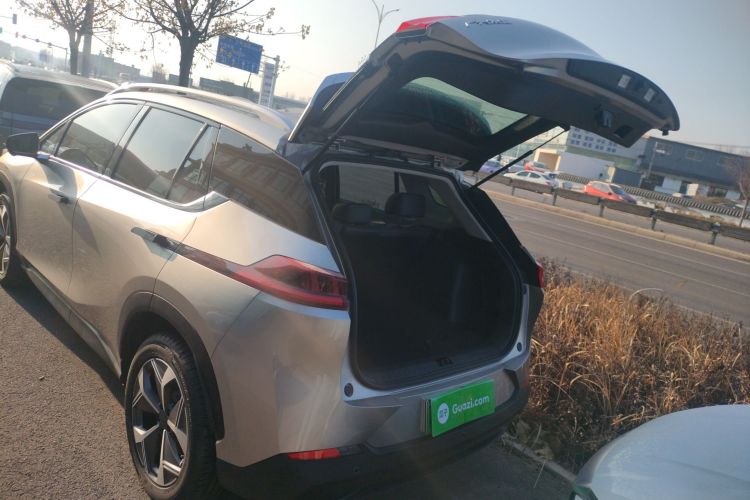 埃安 AION V 2024款 Plus 70 星耀版 磷酸铁锂机舱底盘23