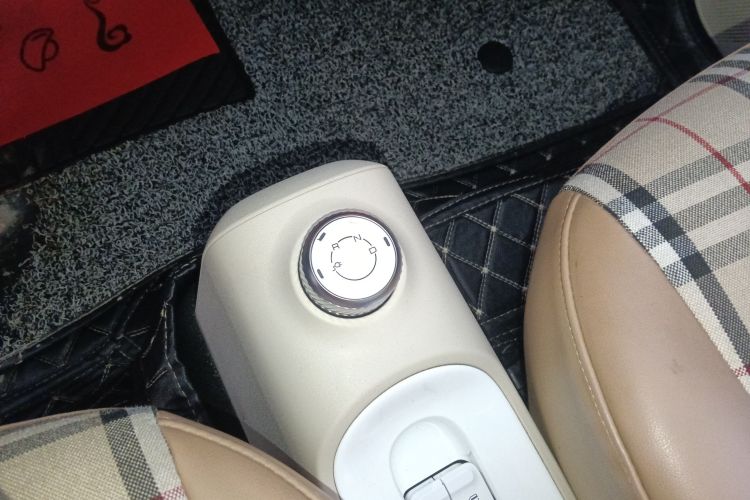 五菱汽车 宏光MINIEV 2024款 第三代 215km 进阶版中控内饰18