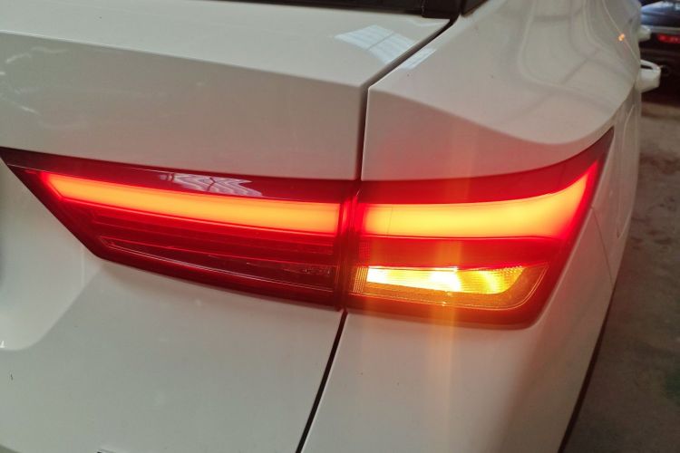 五菱汽车 五菱星驰 2022款 1.5L CVT畅玩型车身外观9