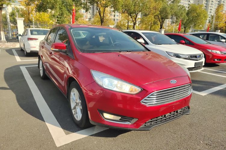 福特 福克斯 2015款 三厢 1.6L 自动风尚型车身外观3