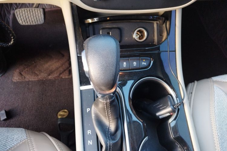 别克 威朗 2017款 三厢 15S 自动进取型中控内饰18