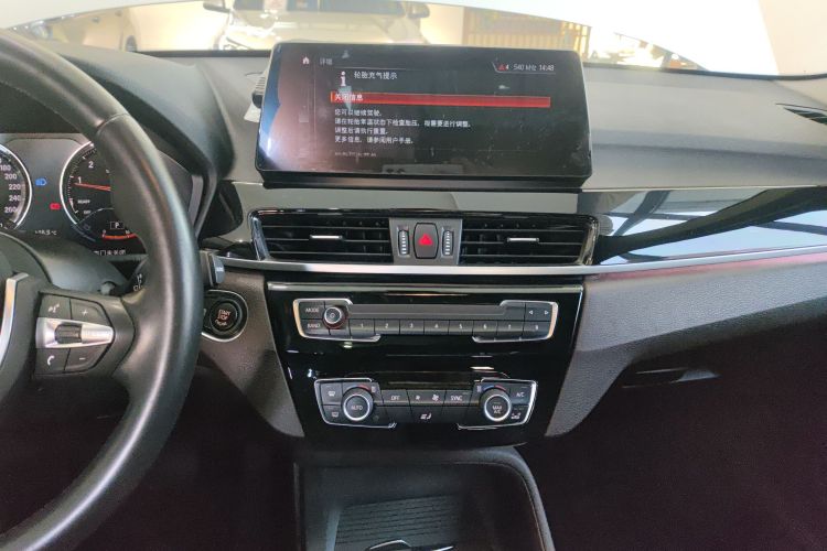 宝马X1 2022款 sDrive25Li 领先型中控内饰16