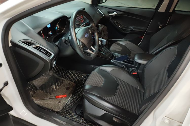 福特 福克斯 2017款 两厢 1.6L 自动风尚型智行版中控内饰19