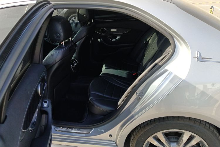 奔驰C级 2018款 C 200 L 运动版中控内饰21