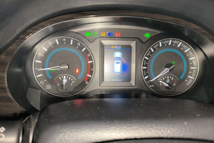 哈弗H2 2016款 红标 1.5T 手动两驱精英型中控内饰14