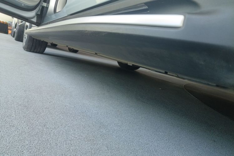 奔驰EQE SUV 2023款 350 4MATIC 先锋版局部细节9002