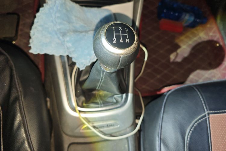 中华V3 2015款 1.5L 手动舒适型中控内饰18