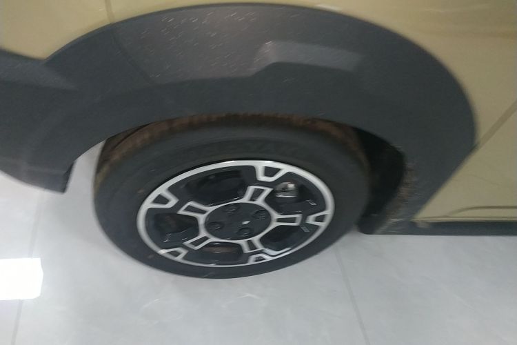 吉利银河 2025款 210km 熊猫骑士车身外观6007