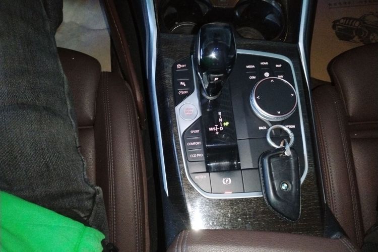 宝马3系 2020款 改款 325Li M运动套装中控内饰18