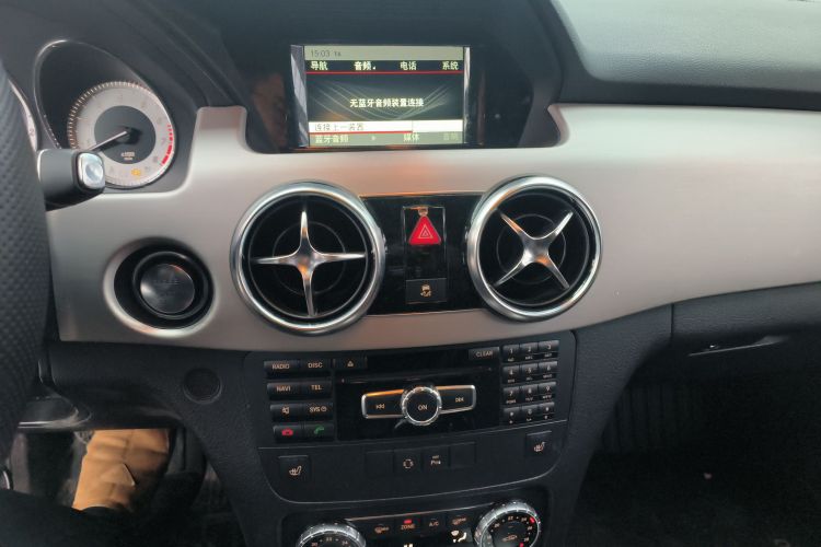 奔驰GLK级 2013款 改款 GLK 300 4MATIC 时尚型中控内饰16